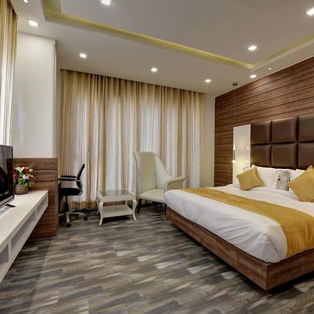 Hotel Golden Tree Noida Exterior foto