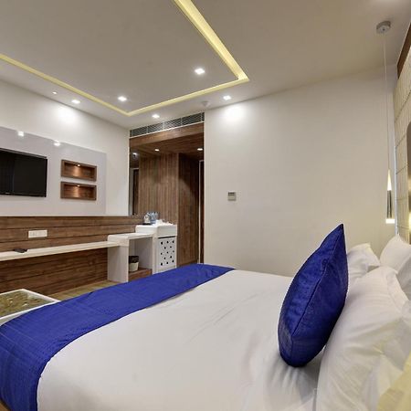 Hotel Golden Tree Noida Exterior foto