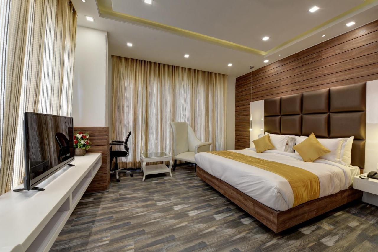 Hotel Golden Tree Noida Exterior foto