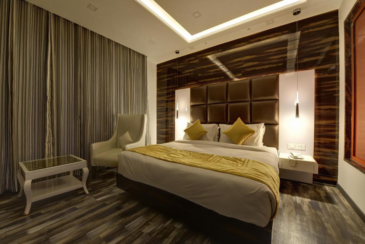 Hotel Golden Tree Noida Exterior foto