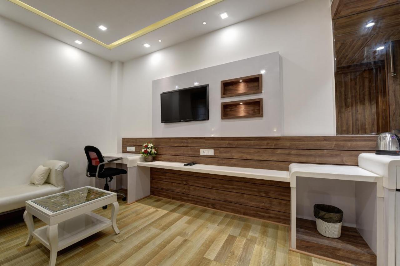 Hotel Golden Tree Noida Exterior foto