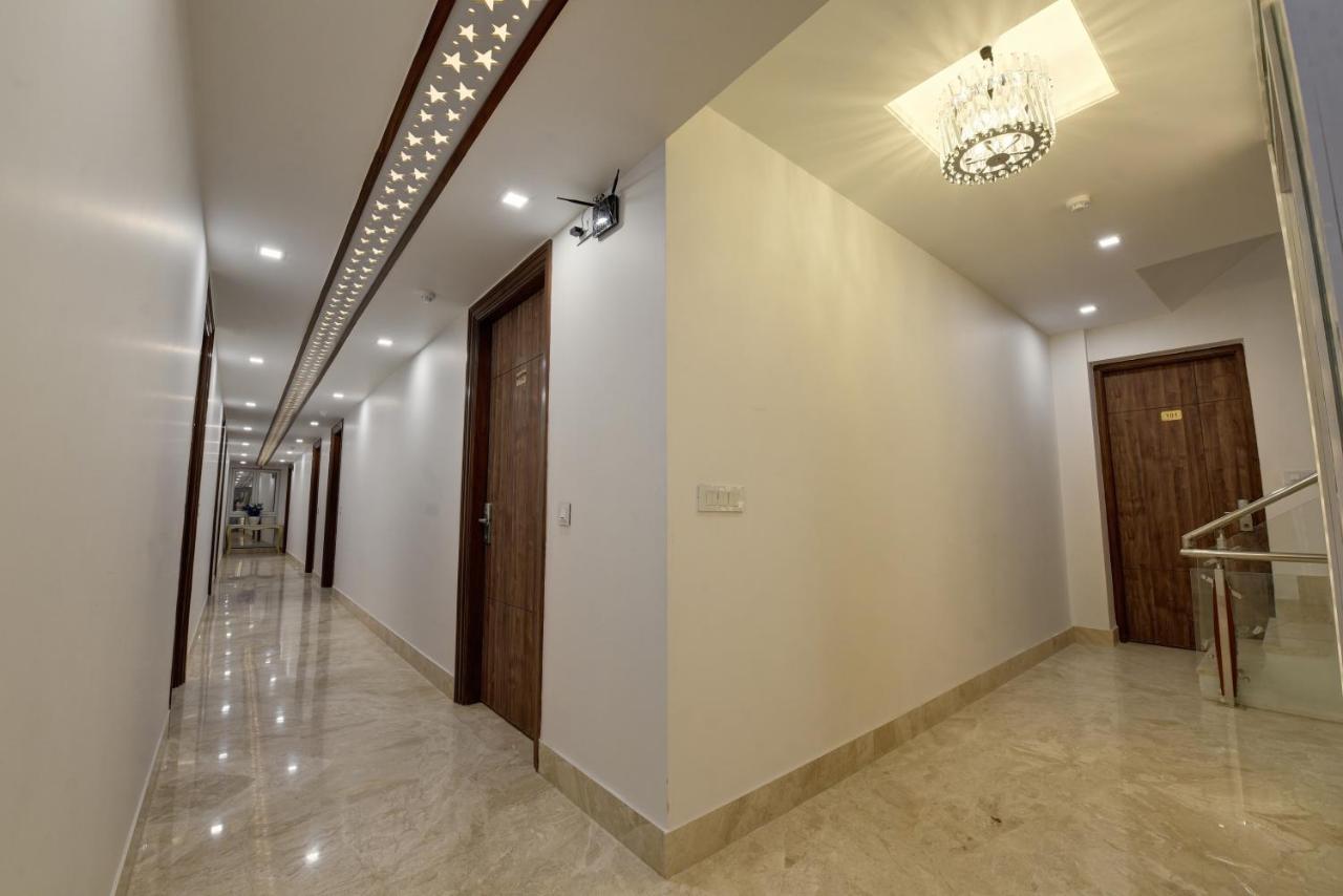 Hotel Golden Tree Noida Exterior foto