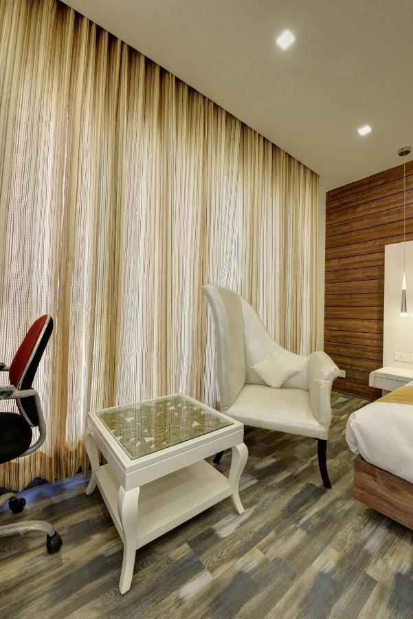 Hotel Golden Tree Noida Exterior foto