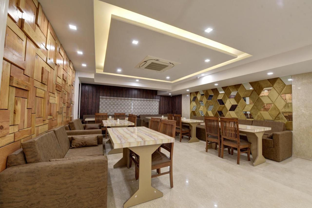 Hotel Golden Tree Noida Exterior foto